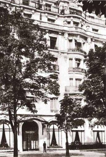 Facade du Plaza Athénée